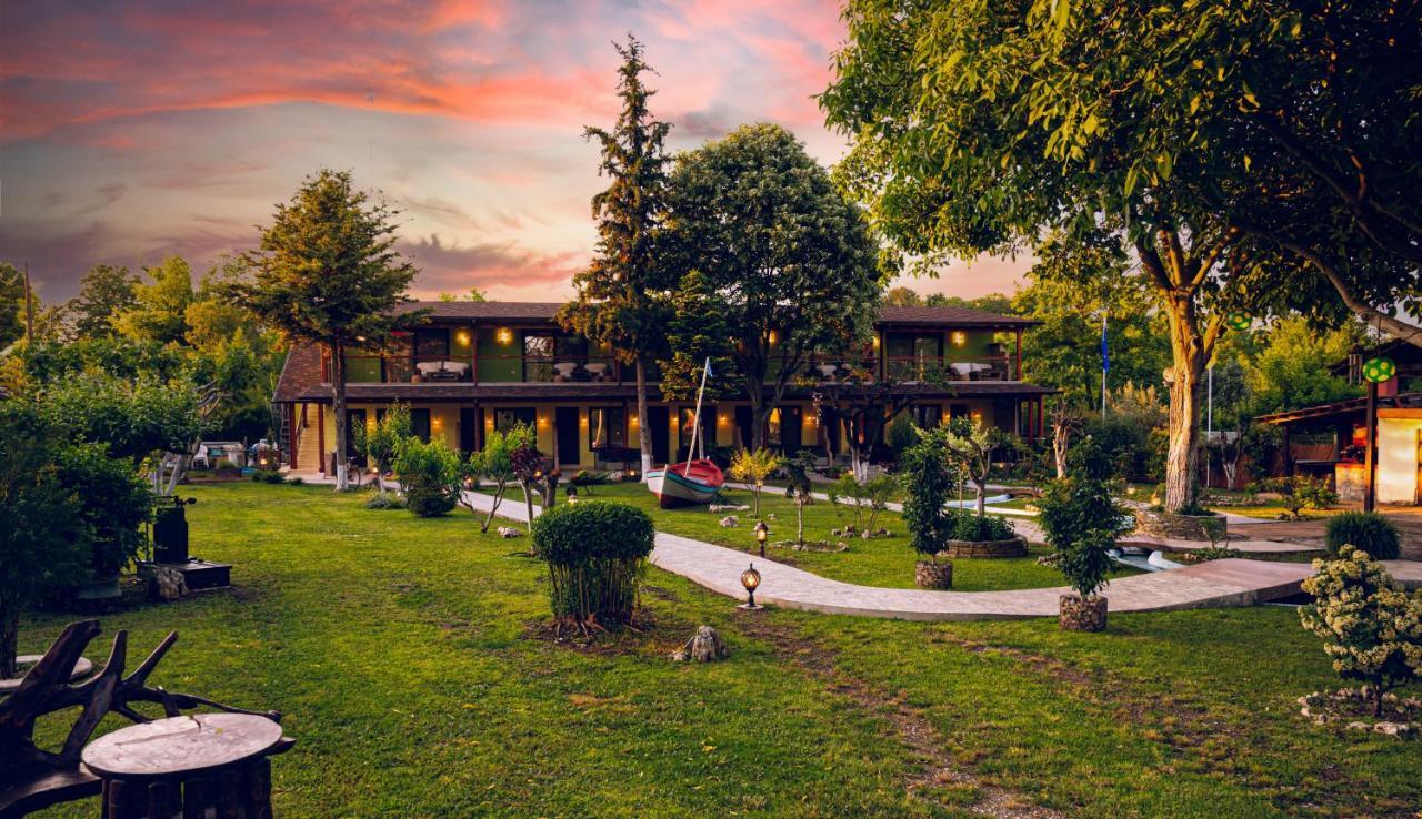 Simi Luxury Suites Плака Литохору Екстериор снимка