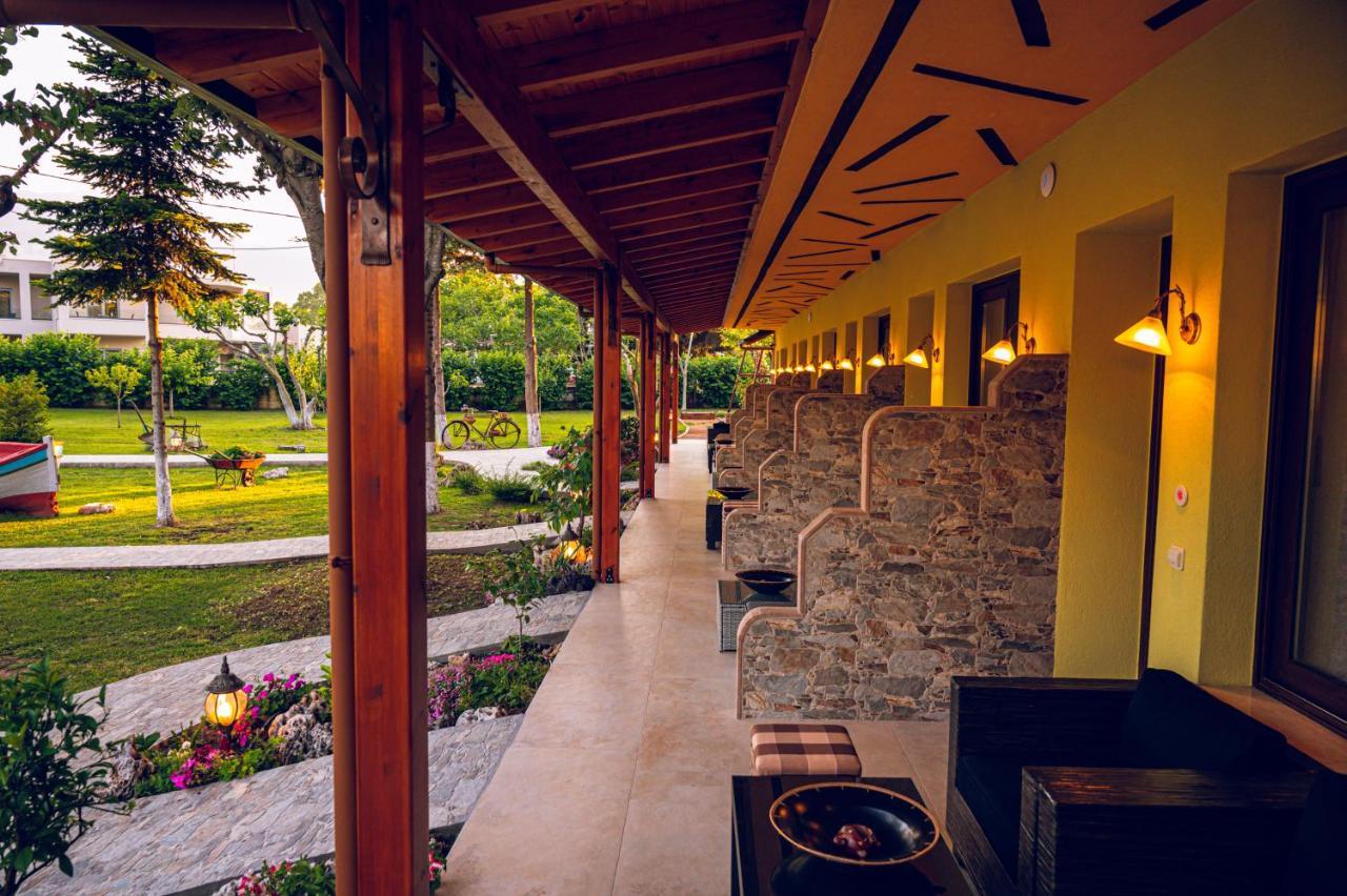 Simi Luxury Suites Плака Литохору Екстериор снимка