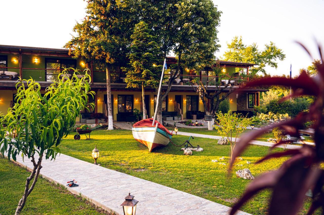 Simi Luxury Suites Плака Литохору Екстериор снимка