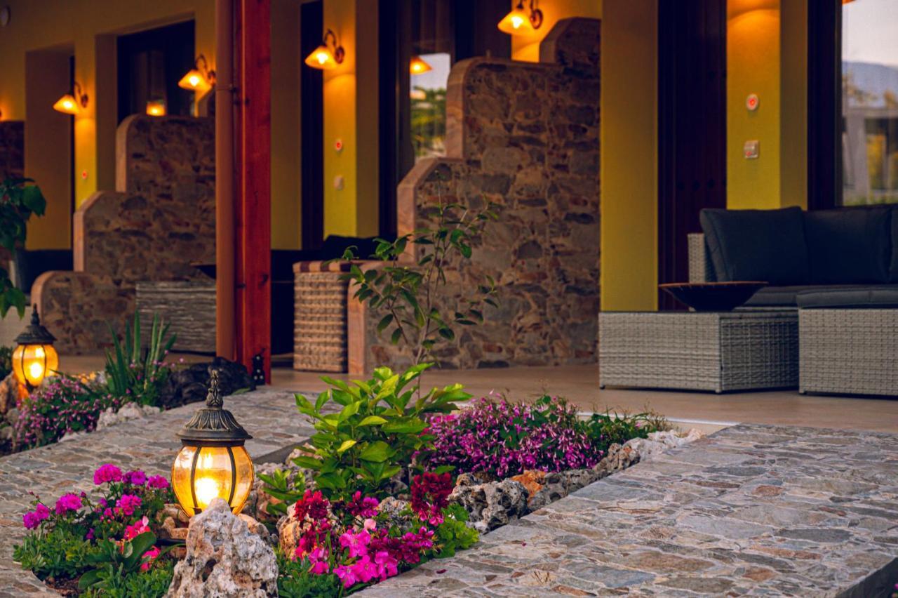 Simi Luxury Suites Плака Литохору Екстериор снимка