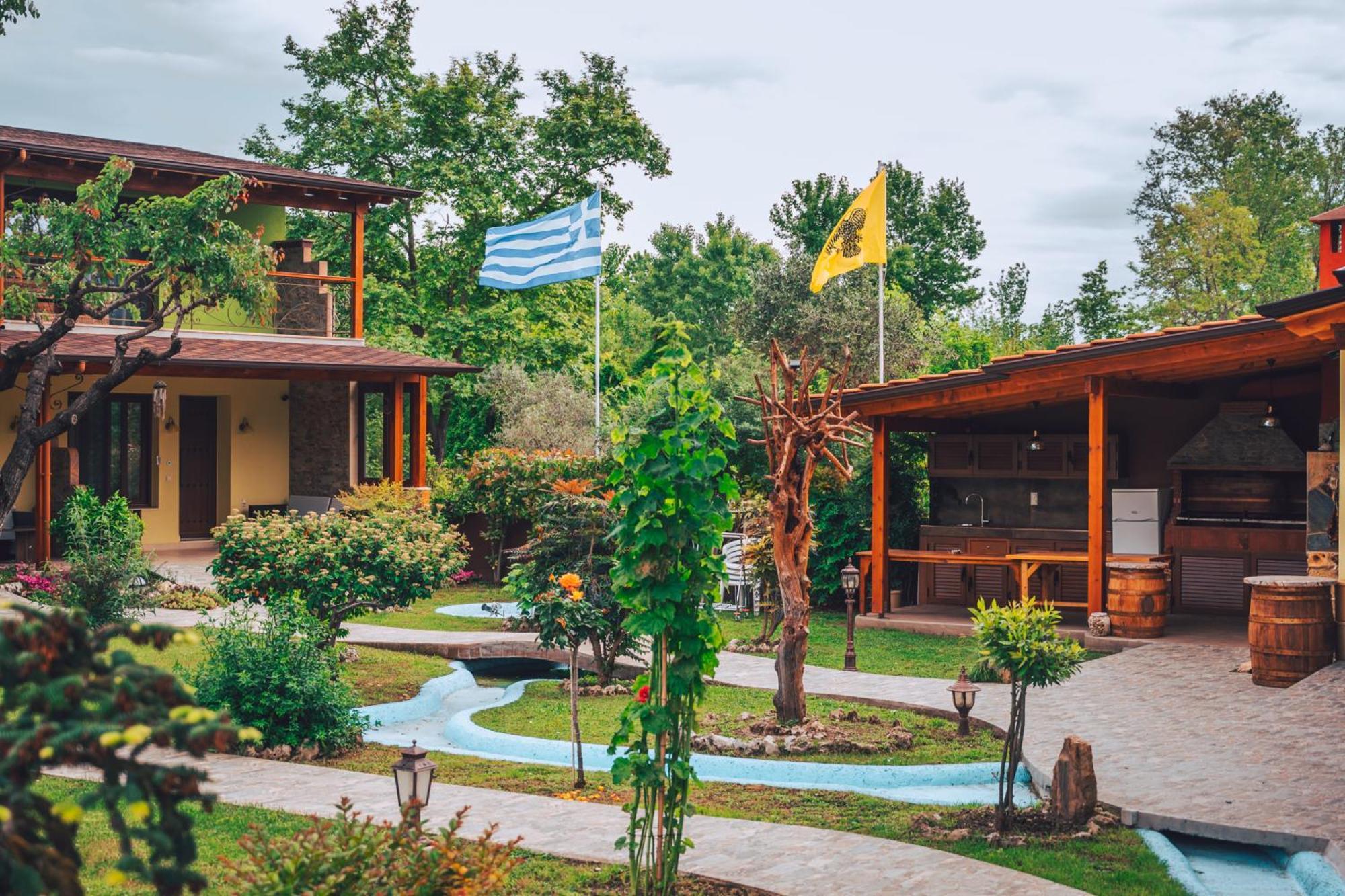 Simi Luxury Suites Плака Литохору Екстериор снимка